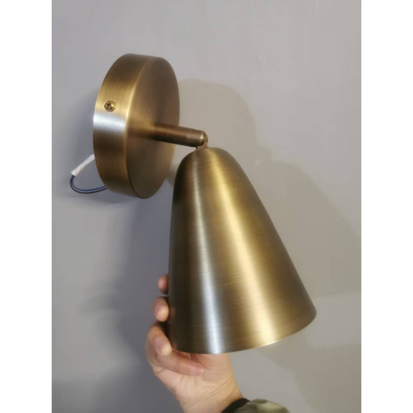 Dax Brass Wall Lamp