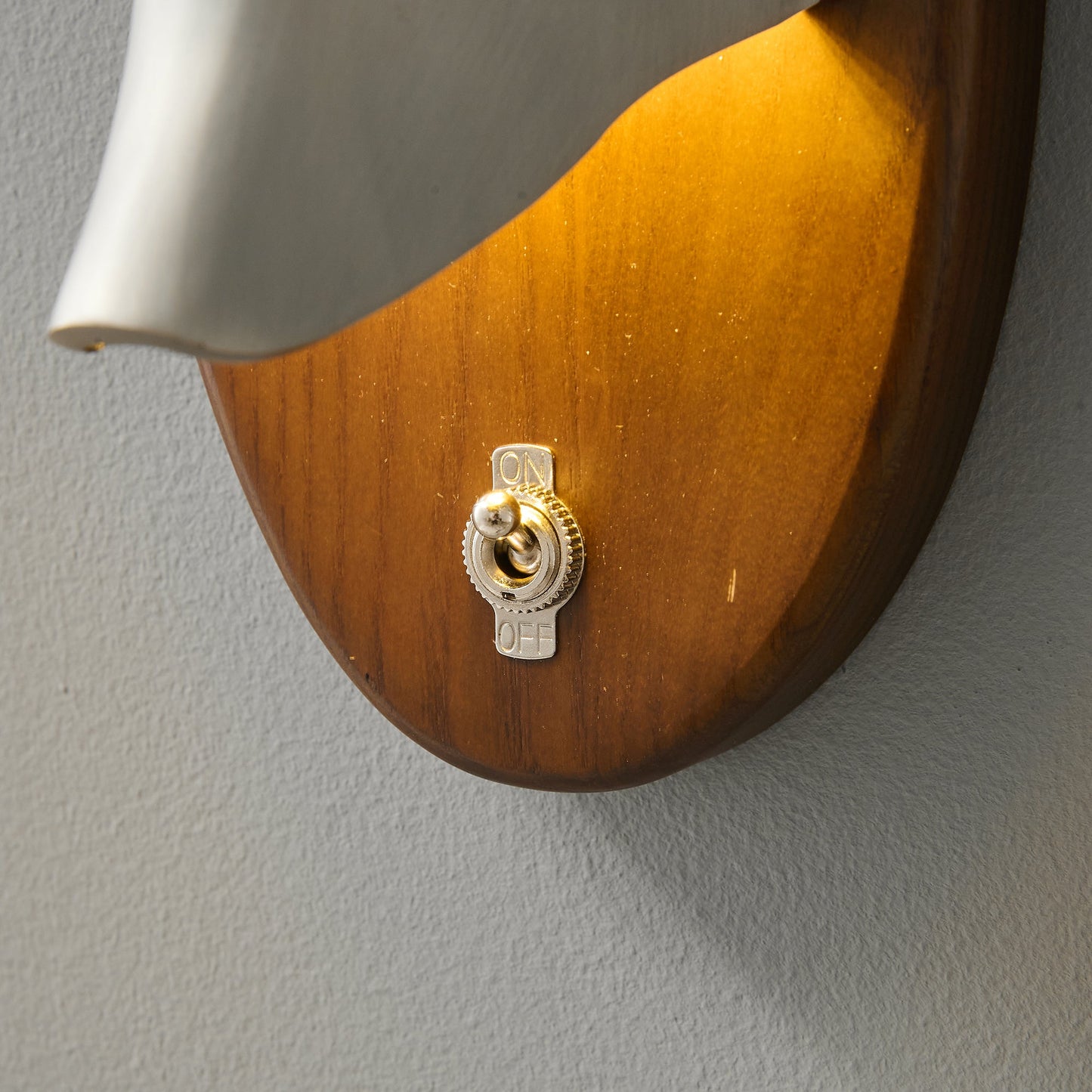 Grant Wall Lamp