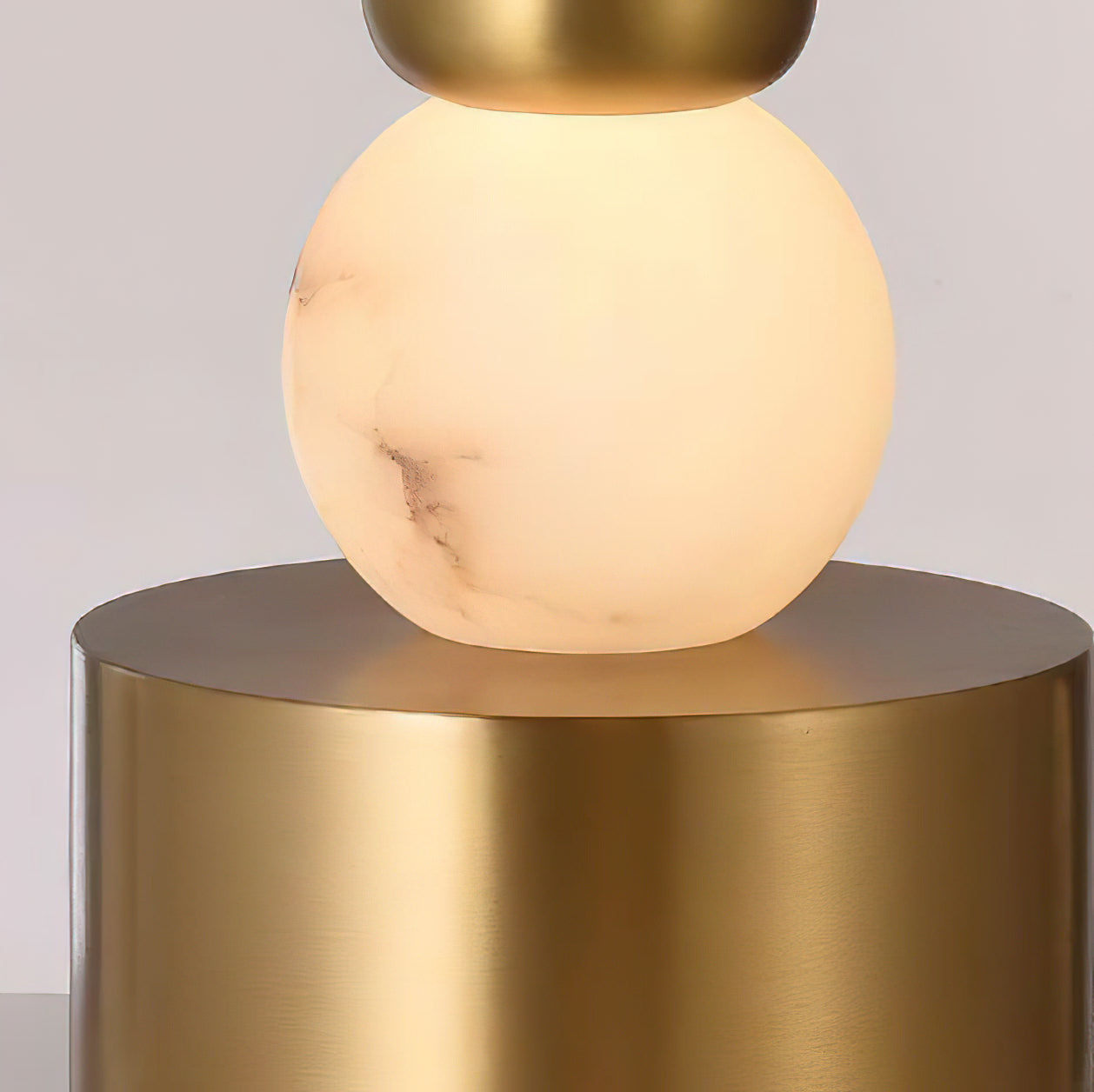 Pearl Xyx Alabaster Table Lamp