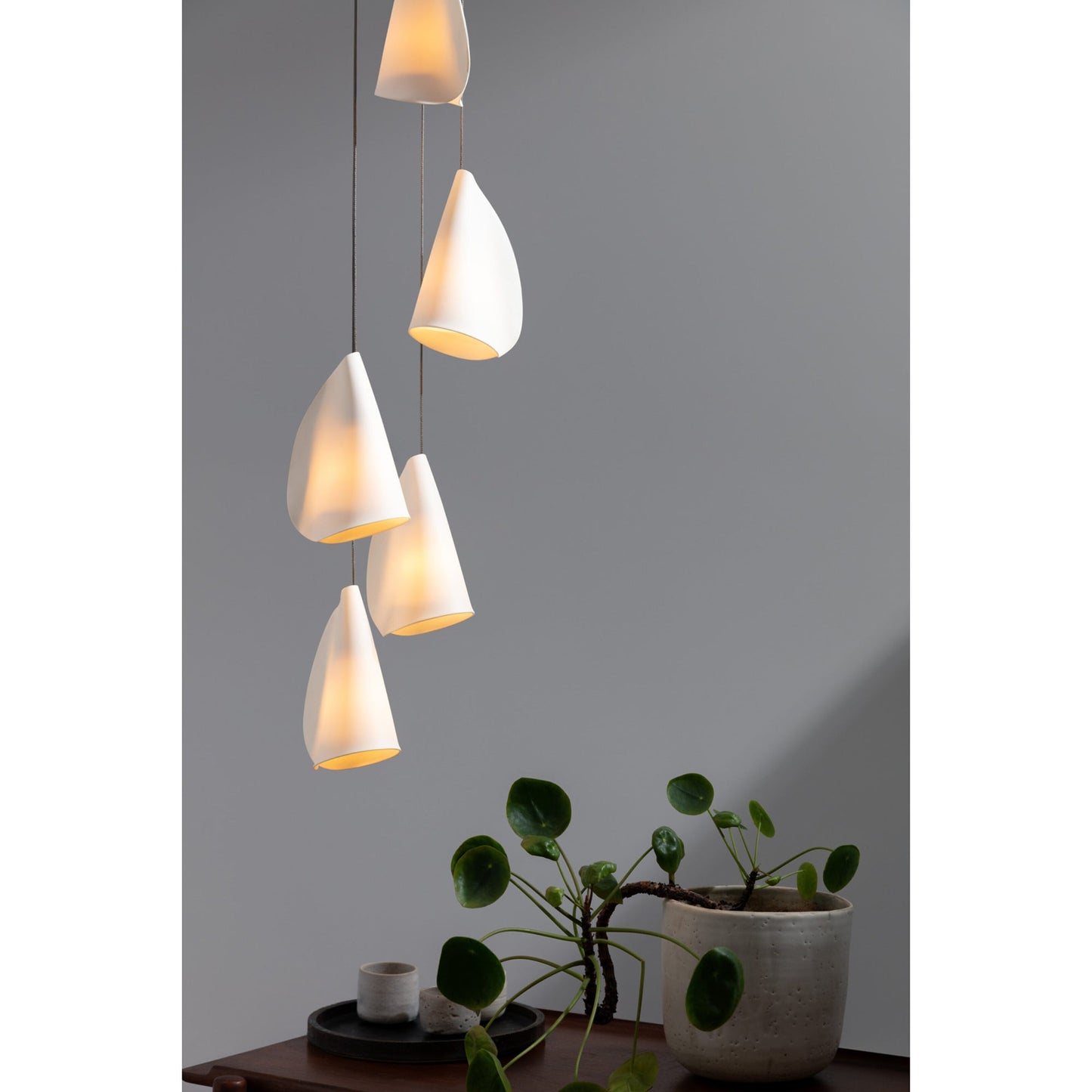 21 Thin Porcelain Pendant Lamp