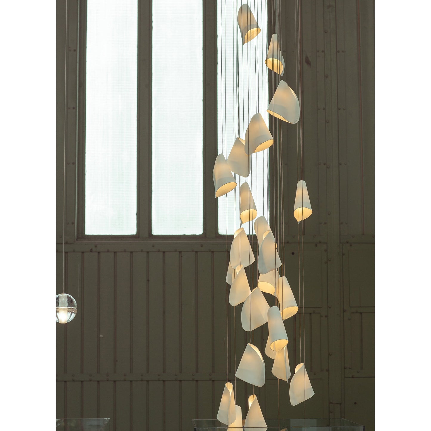 21 Thin Porcelain Pendant Lamp
