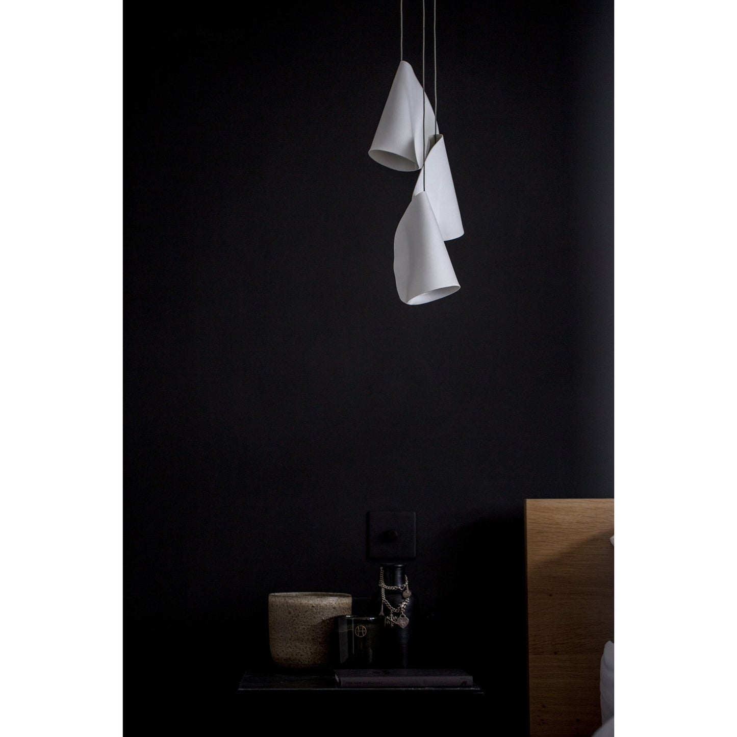 21 Thin Porcelain Pendant Lamp