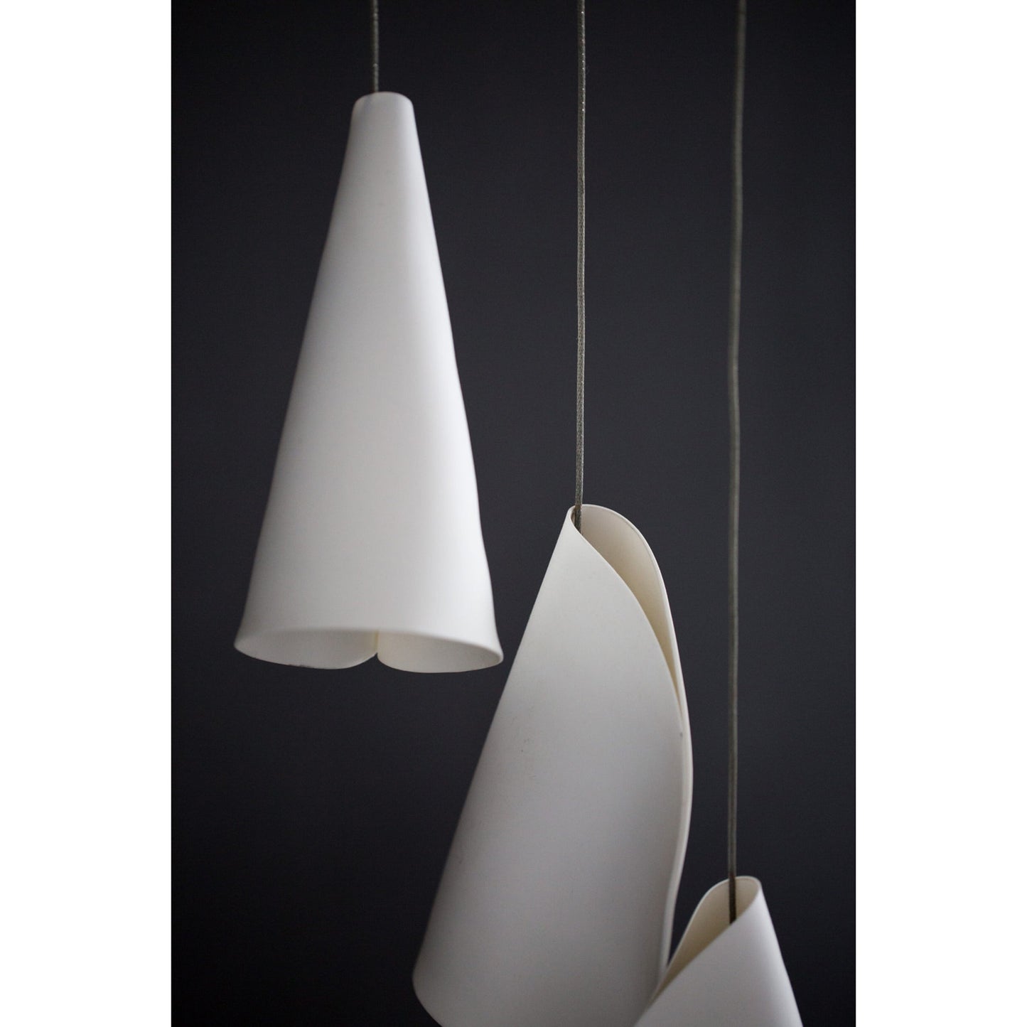 21 Thin Porcelain Pendant Lamp