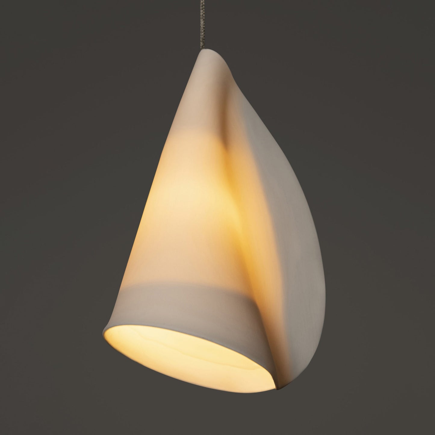 21 Thin Porcelain Pendant Lamp