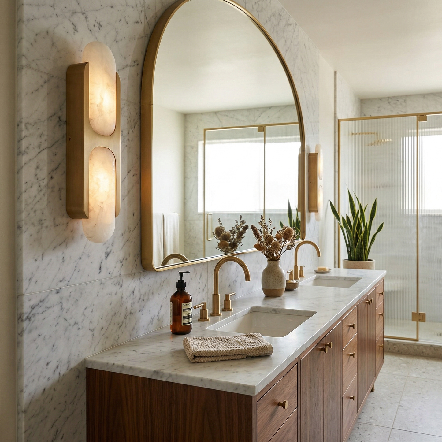 Odin Alabaster Wall Lamp