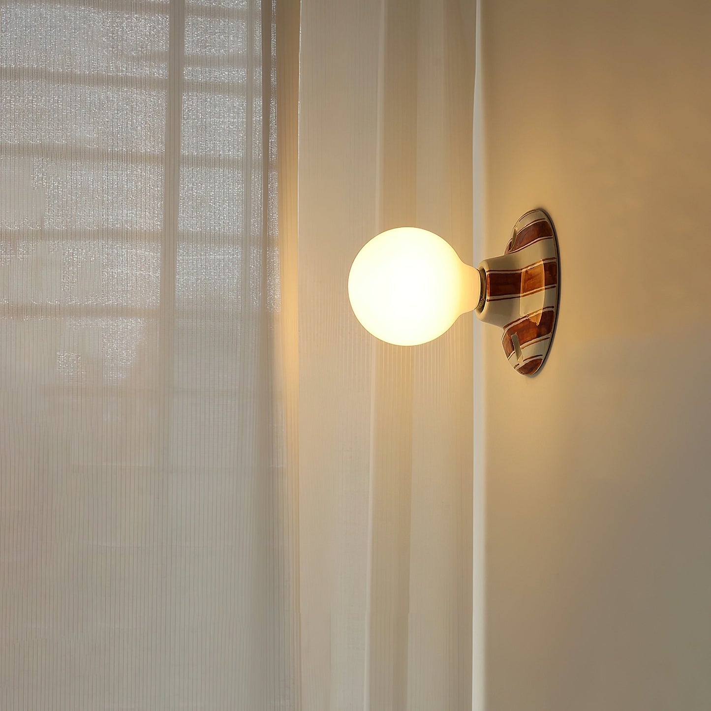Ambrette Wall Lamp