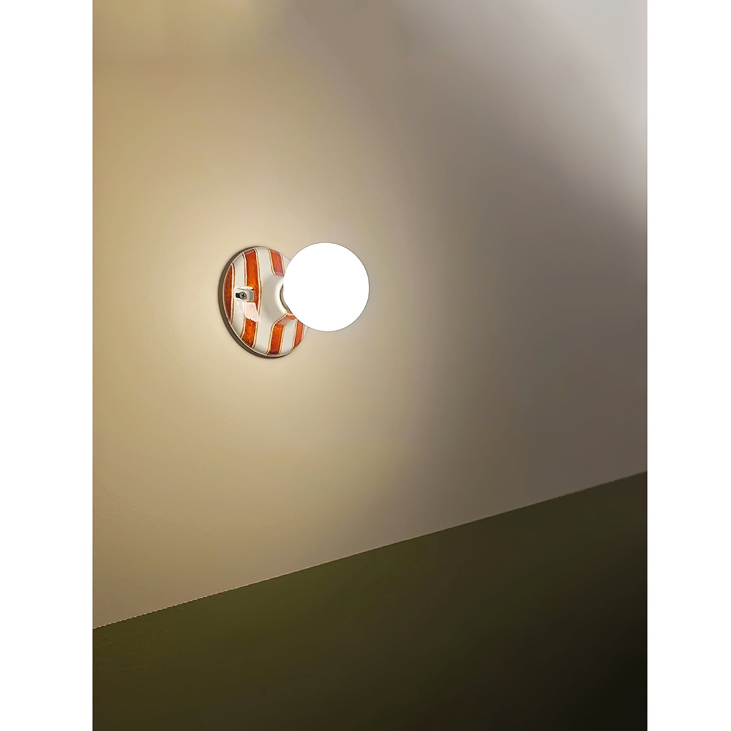 Ambrette Wall Lamp