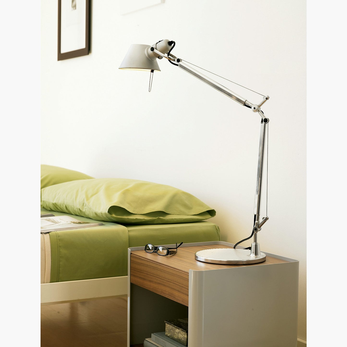 Articulated Aluminum Desk Lamp