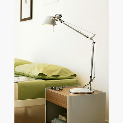 Articulated Aluminum Desk Lamp