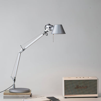 Articulated Aluminum Desk Lamp