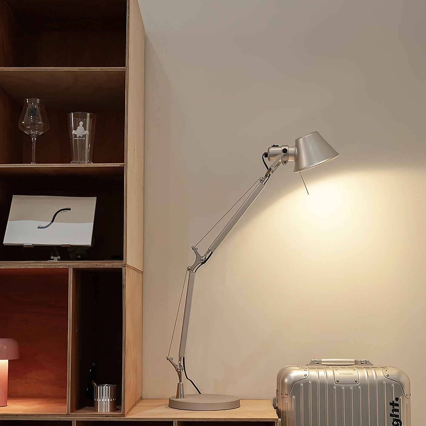 Articulated Aluminum Desk Lamp