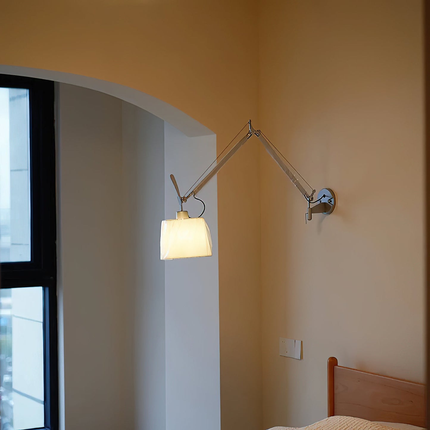 Plug-in Swing-Arm Wall Lamp