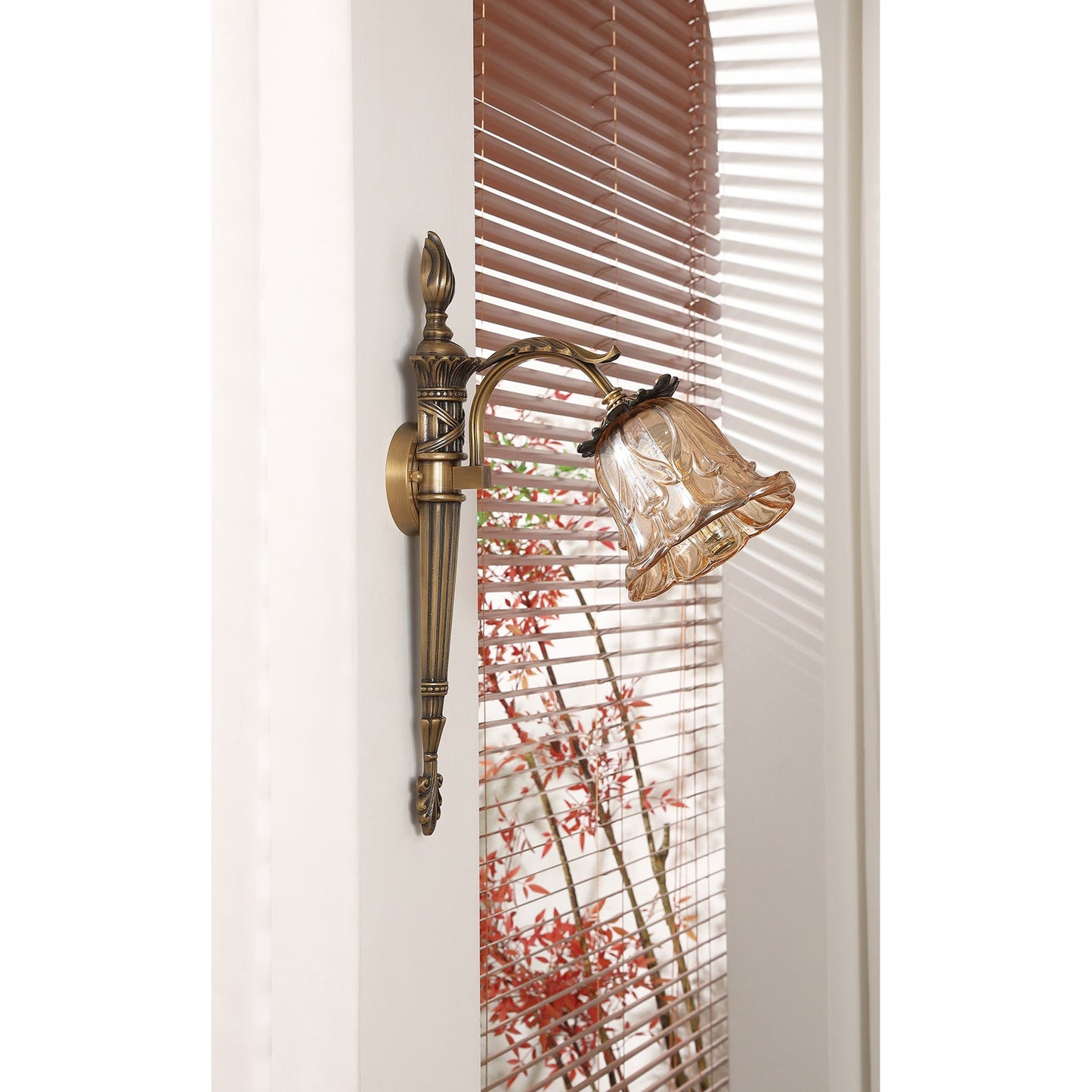 Benson Wall Lamp