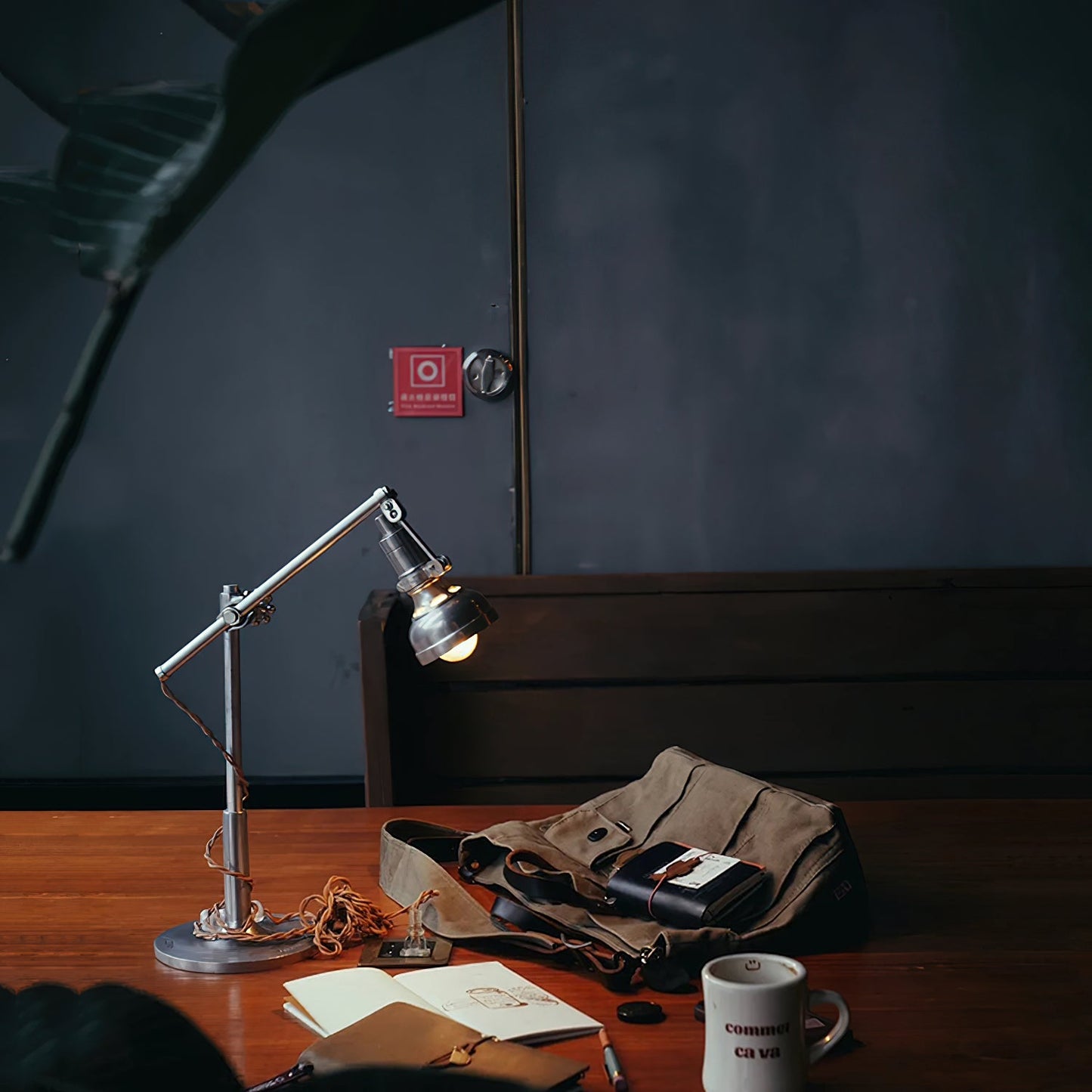 Buquet Table Lamp
