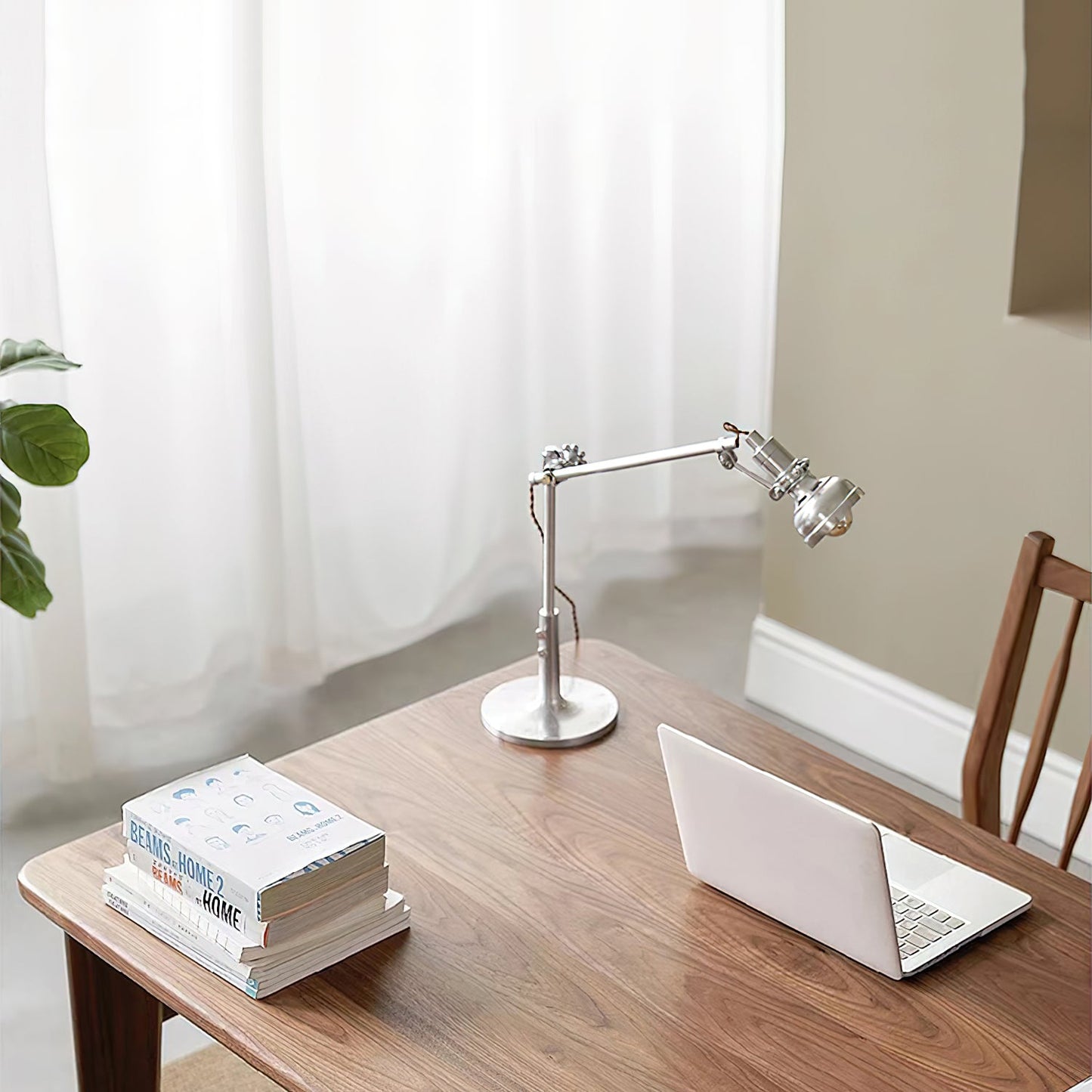 Buquet Table Lamp