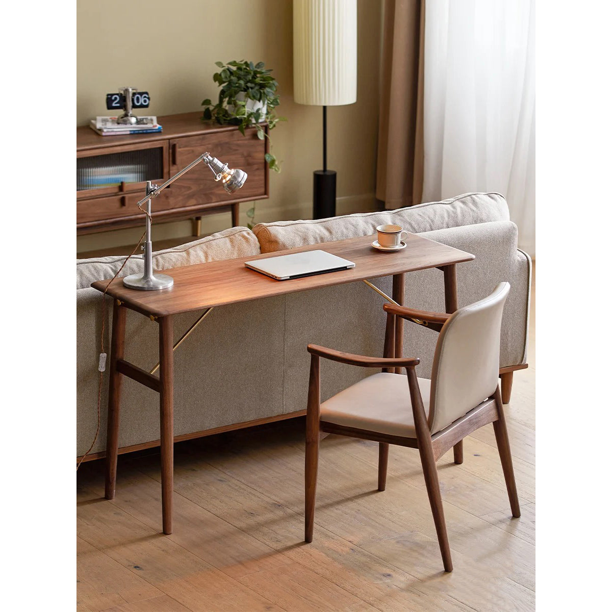 Buquet Table Lamp