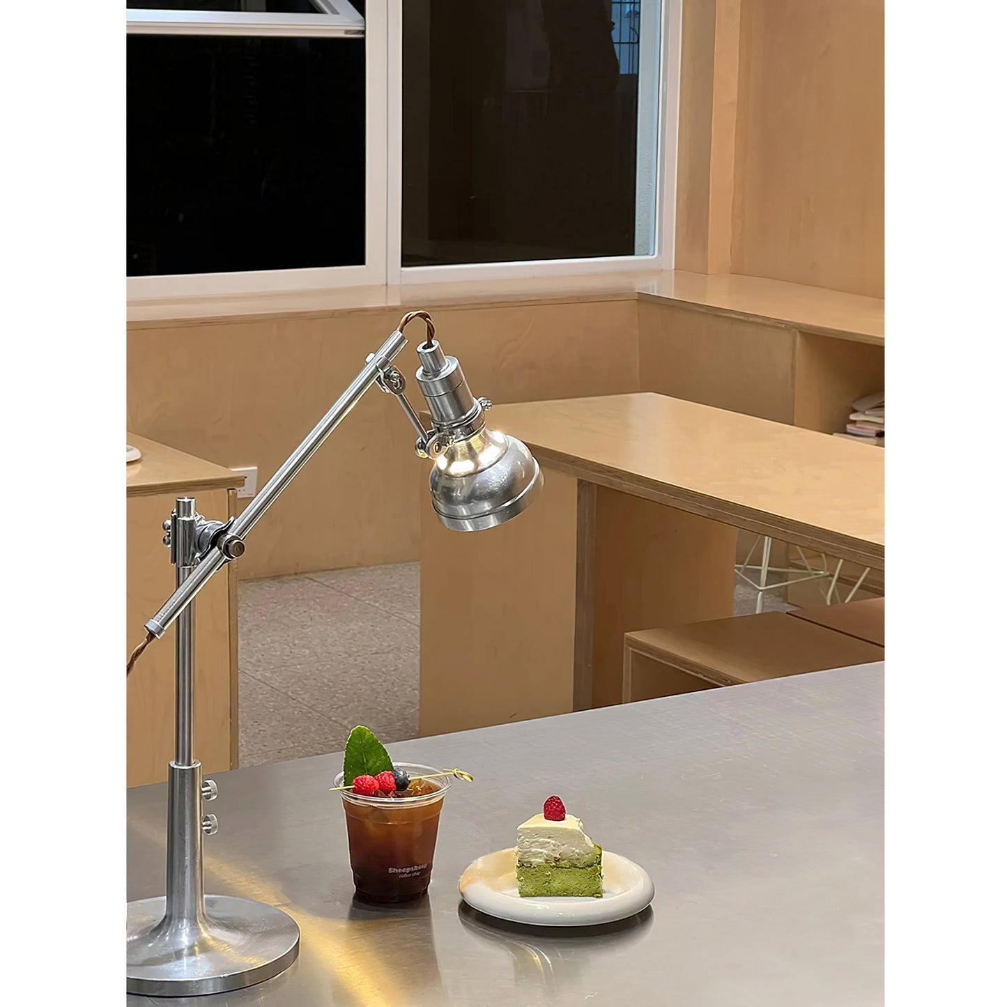 Buquet Table Lamp