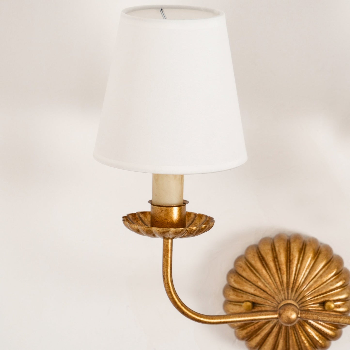 Fluted-Rosette Plug-in Wall Sconce