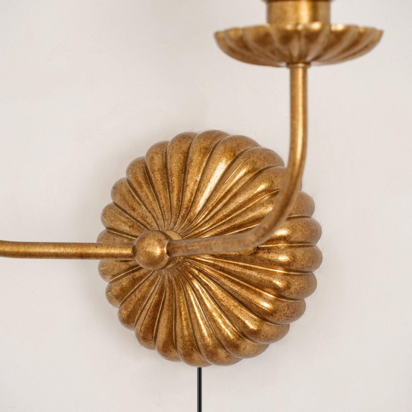 Fluted-Rosette Plug-in Wall Sconce