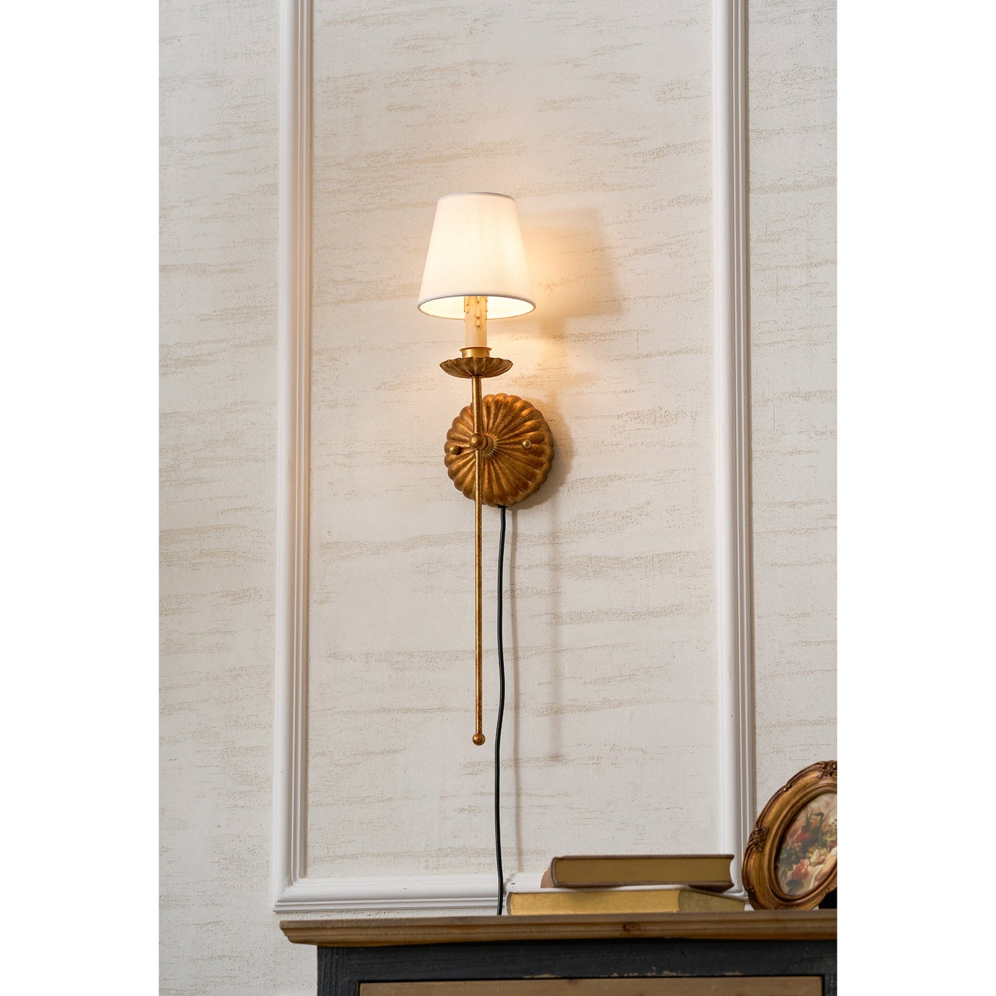 Fluted-Rosette Plug-in Wall Sconce