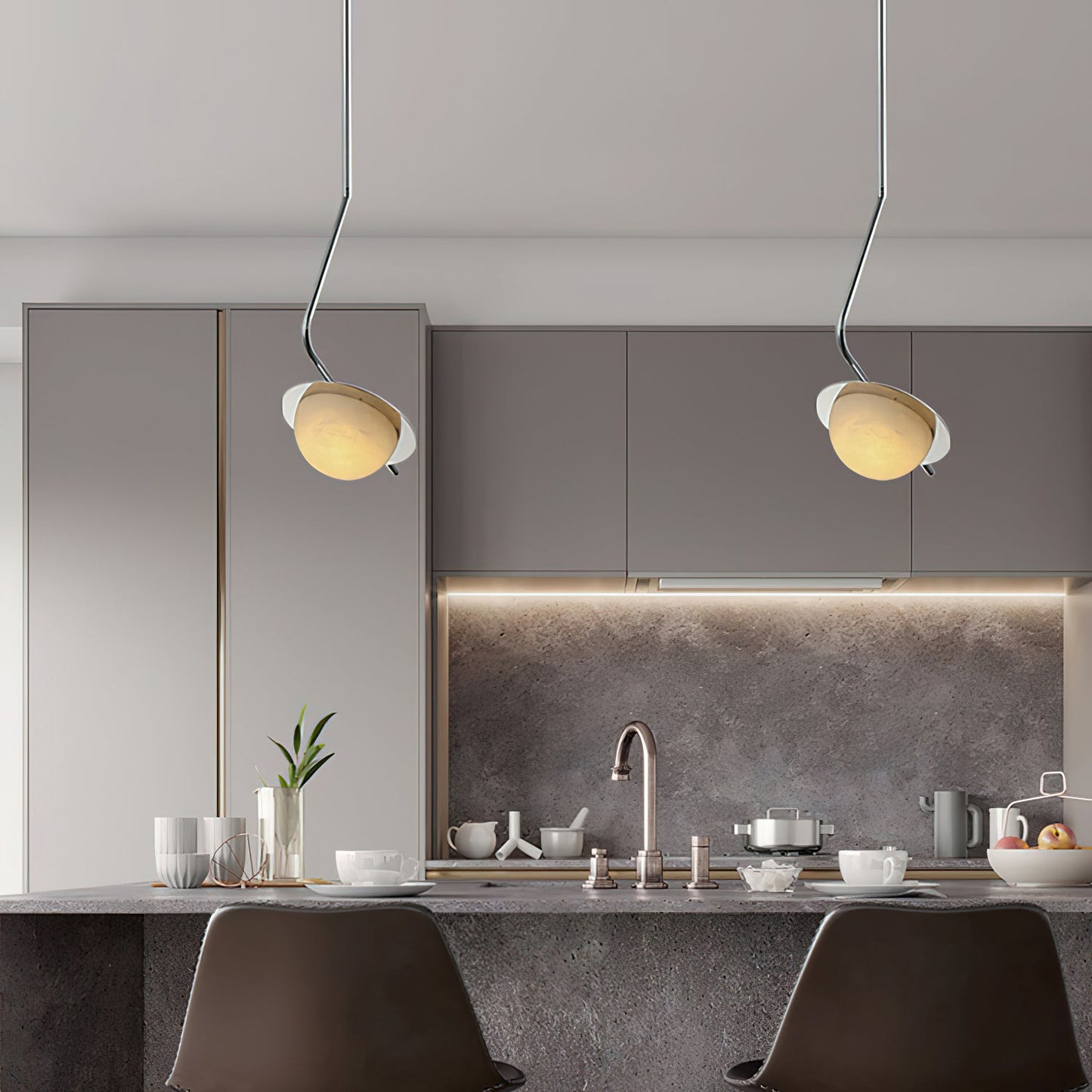 Chic Luminance Alabaster Pendant Light
