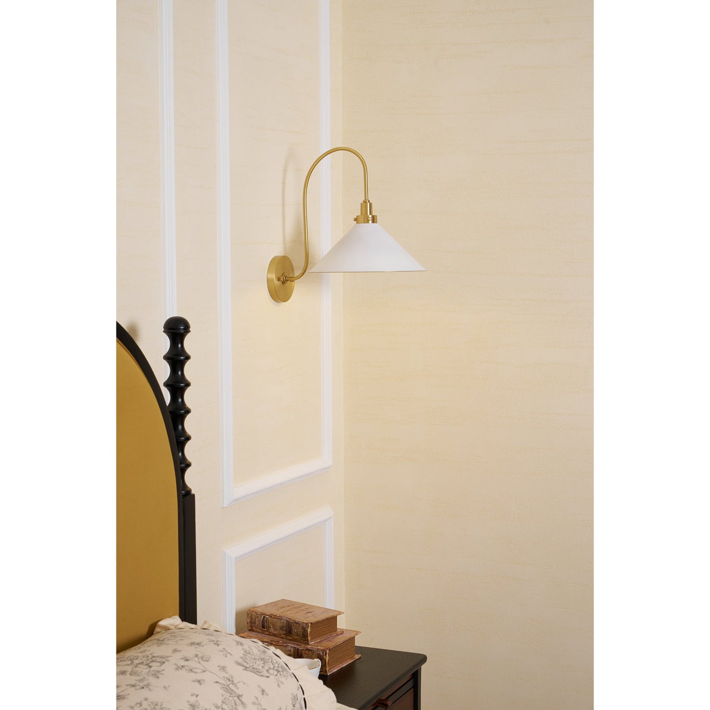 Clivedon Wall Lamp