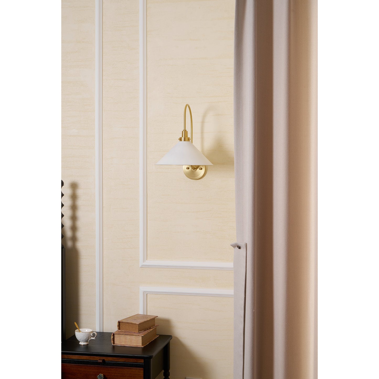 Clivedon Wall Lamp