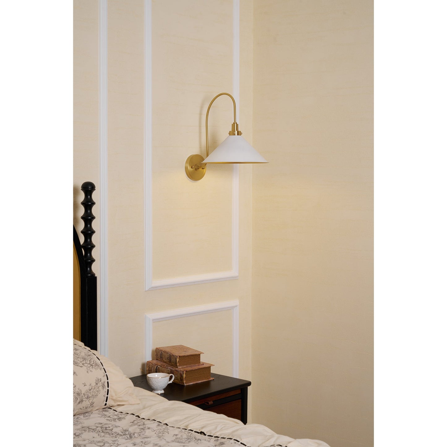 Clivedon Wall Lamp