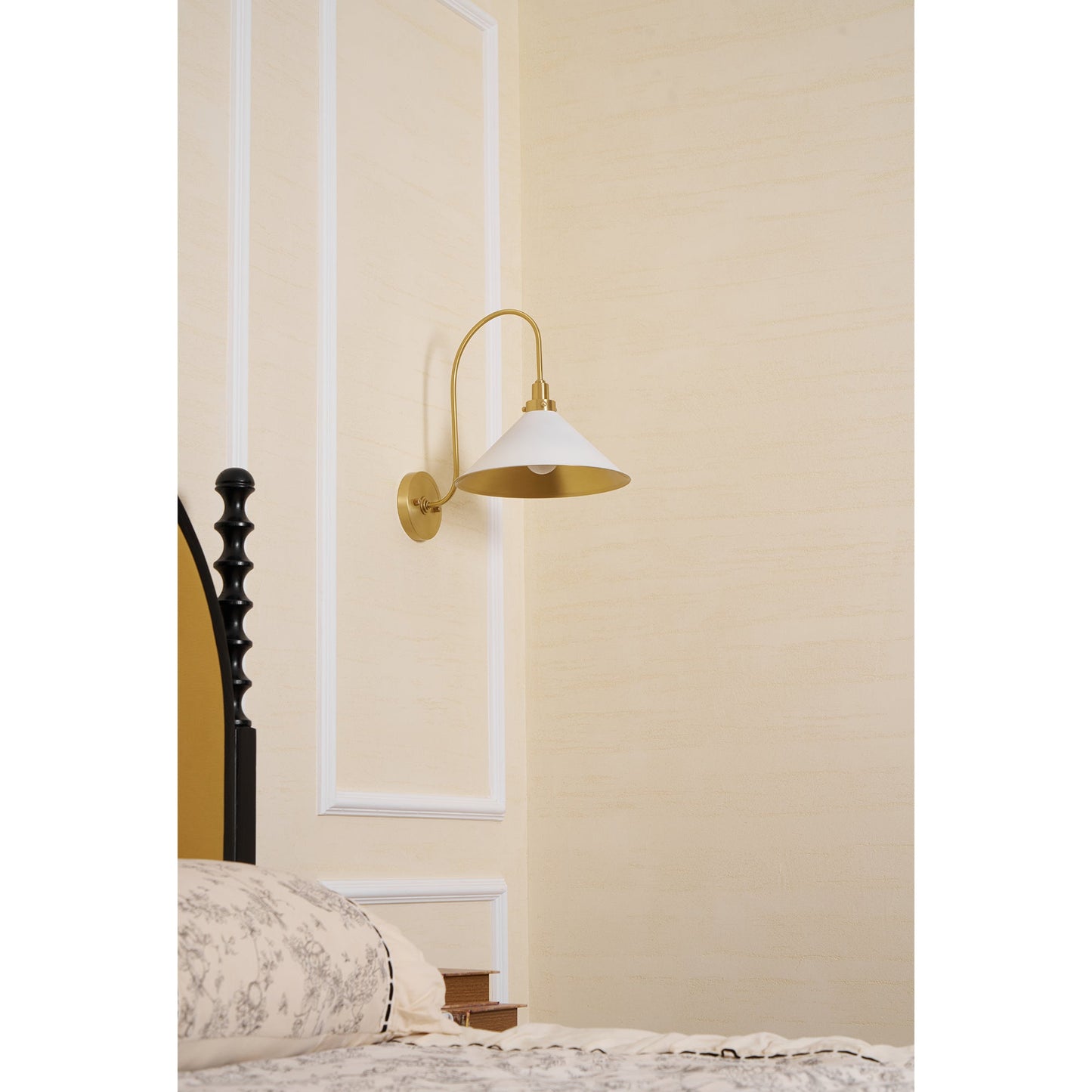 Clivedon Wall Lamp