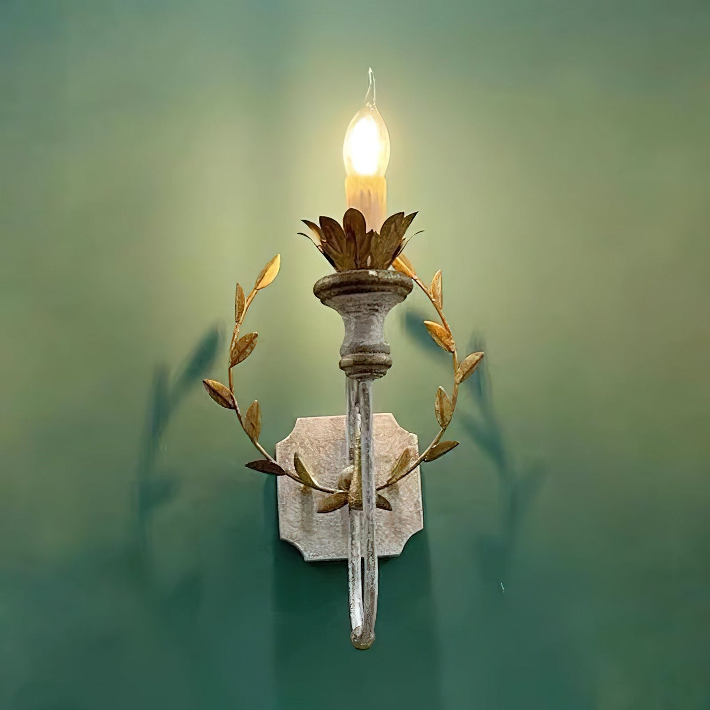 Cumiers Wall Lamp