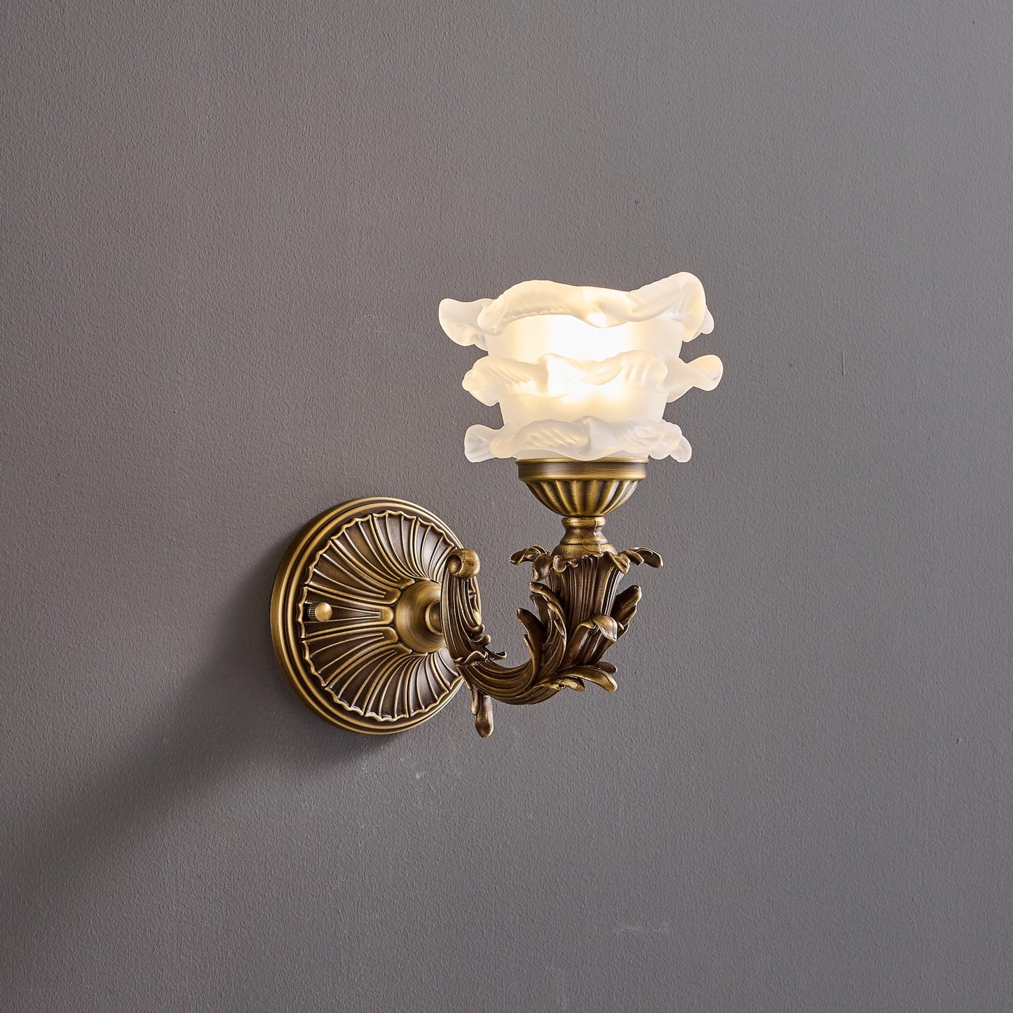 Darwin Wall Lamp