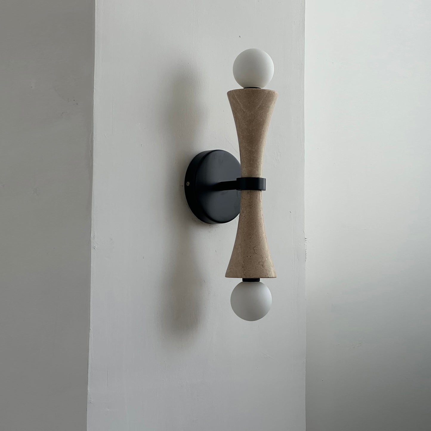 Dax Wall Lamp