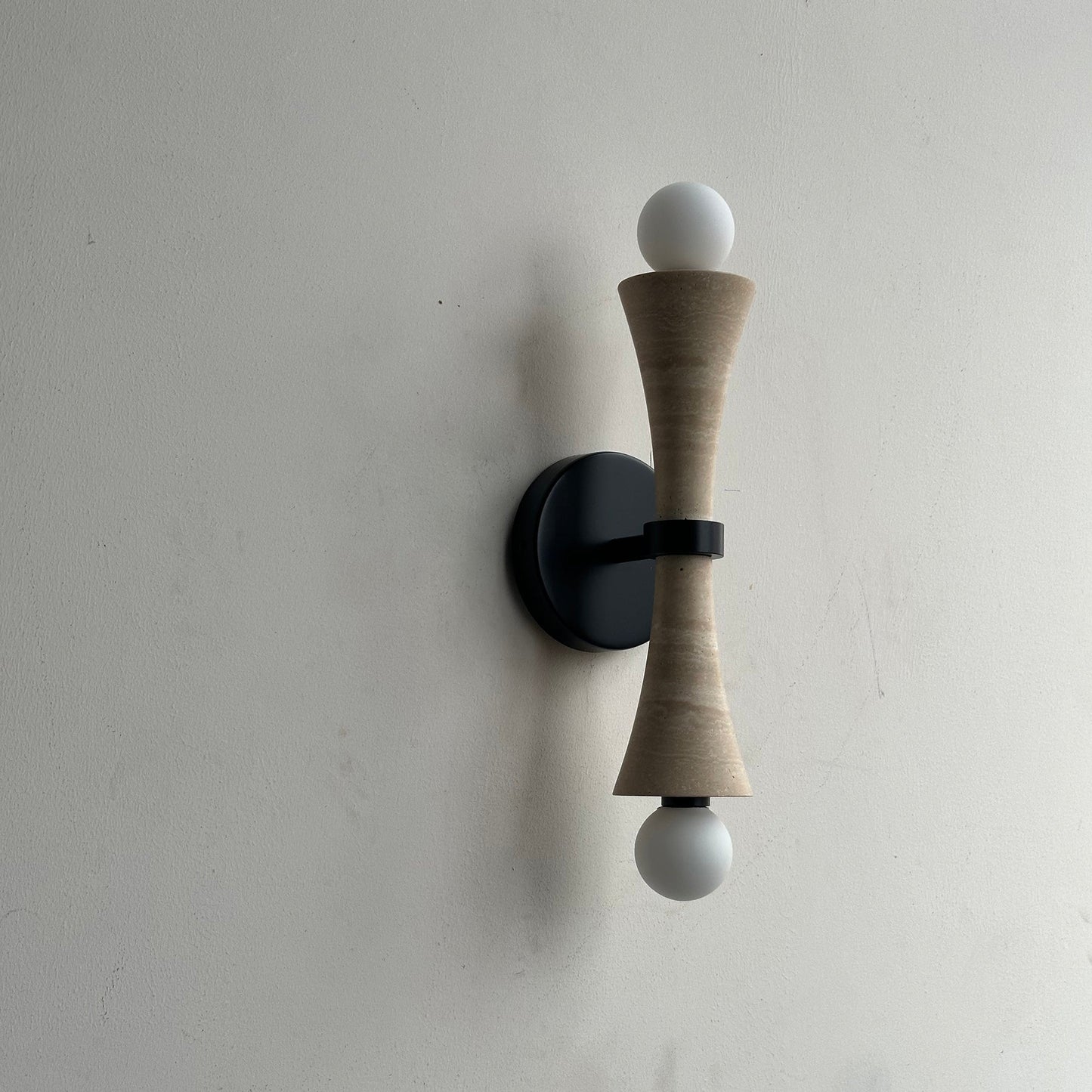 Dax Wall Lamp