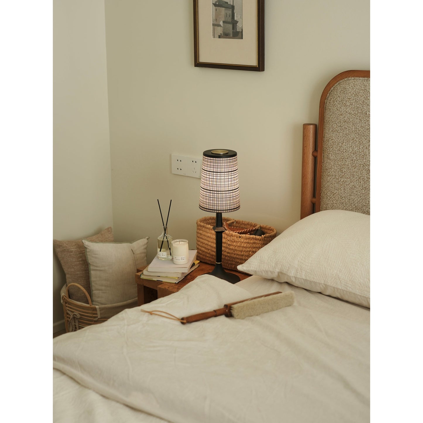 Devon Black Table Lamp (Built-in Battery)