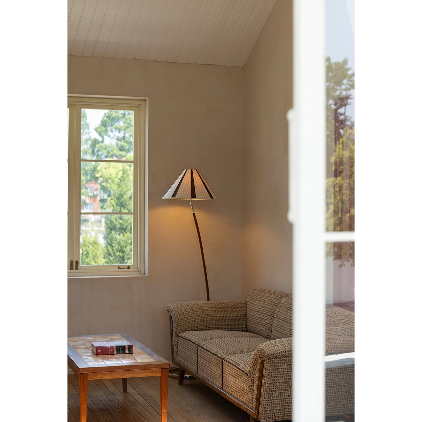 Dornstab Floor Lamp