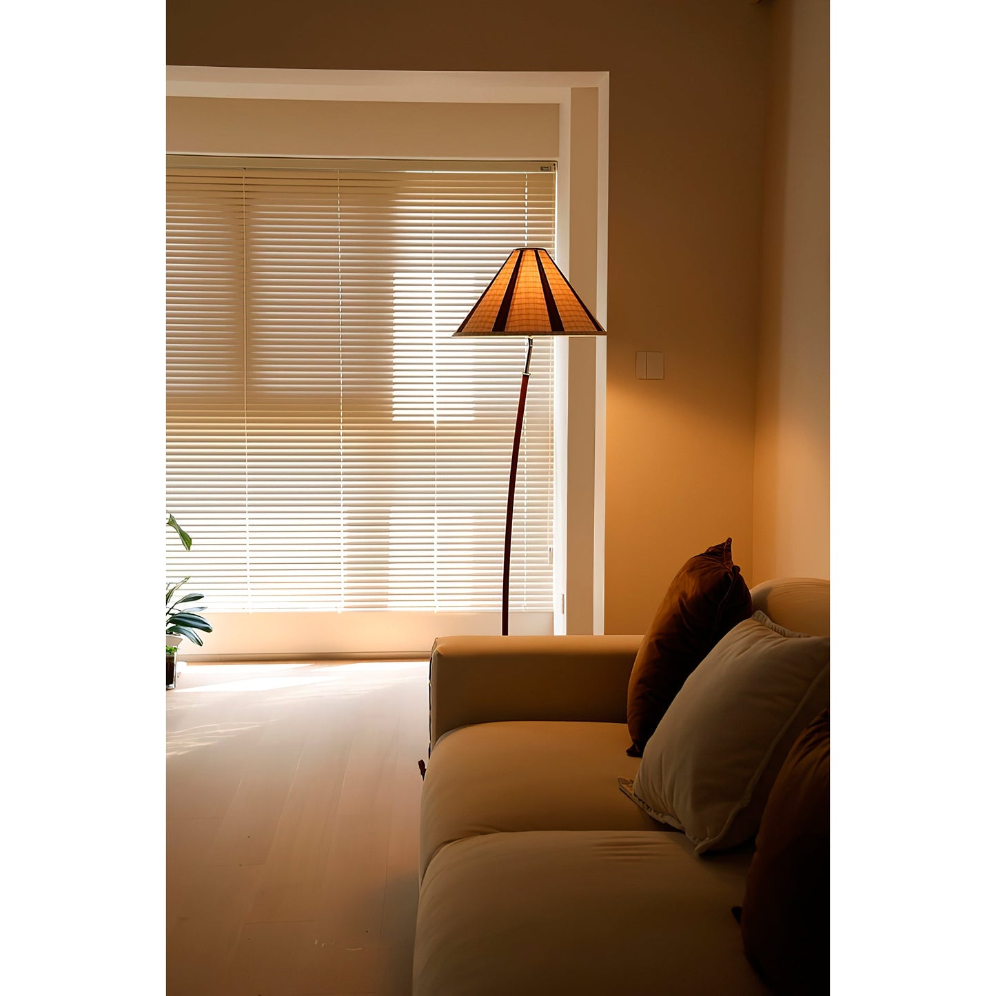 Dornstab Floor Lamp