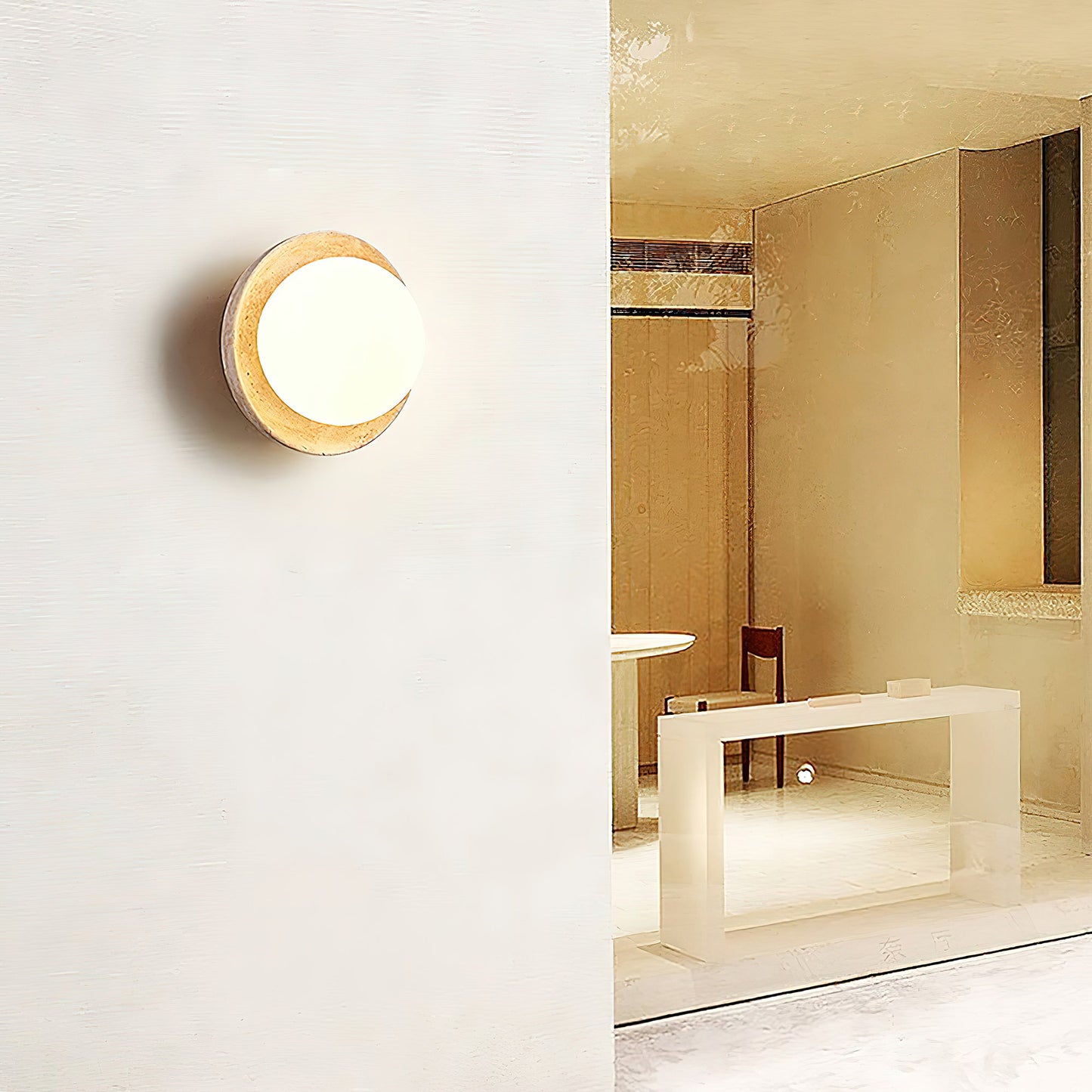Eala Wall Lamp