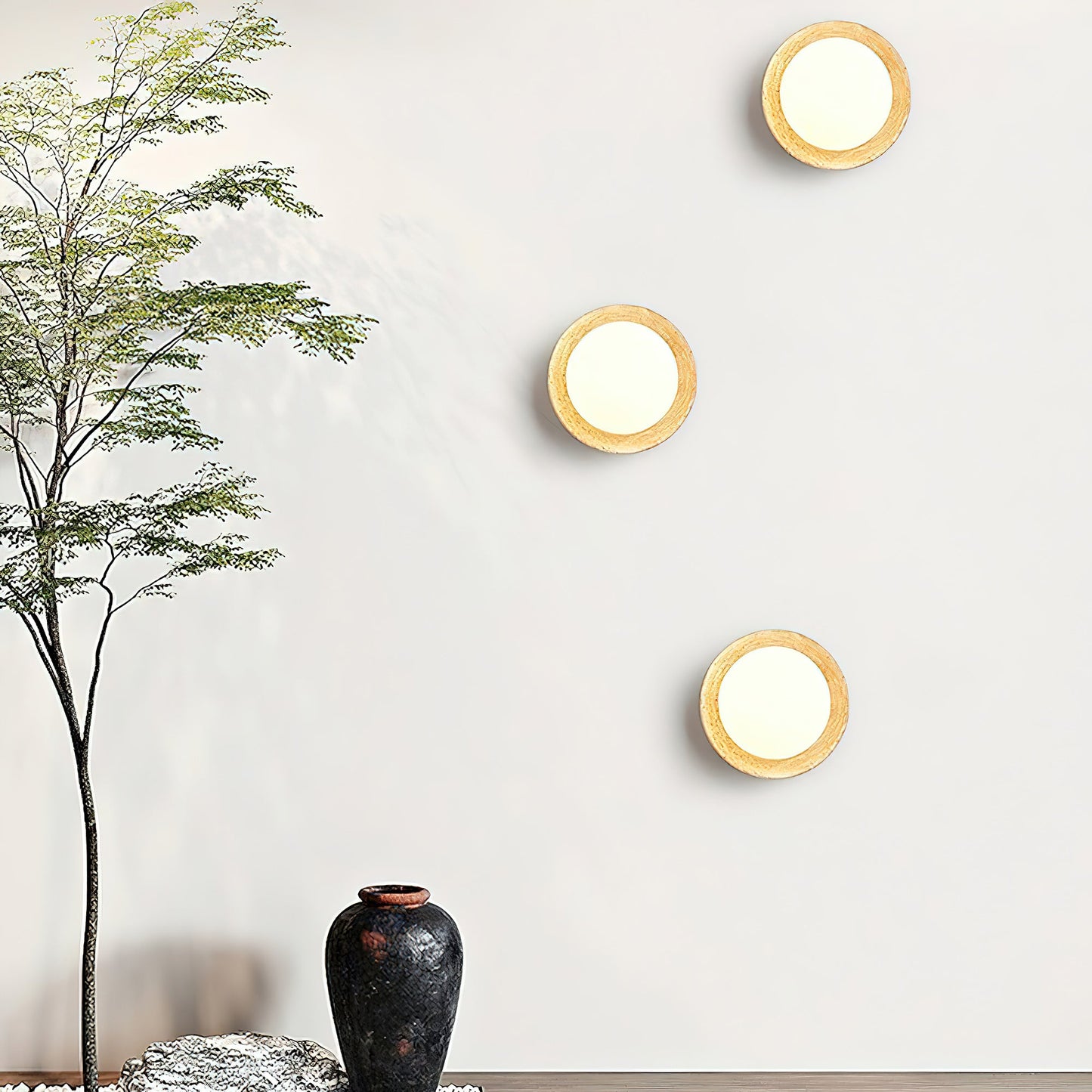 Eala Wall Lamp