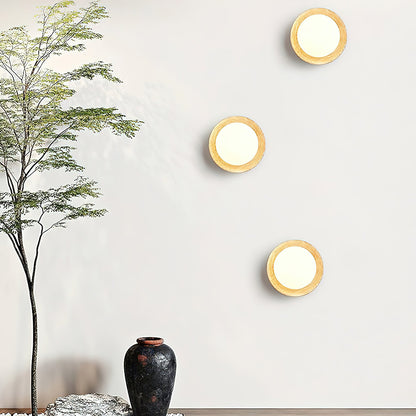 Eala Wall Lamp
