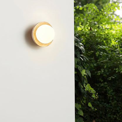 Eala Wall Lamp