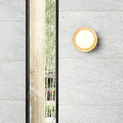 Eala Wall Lamp