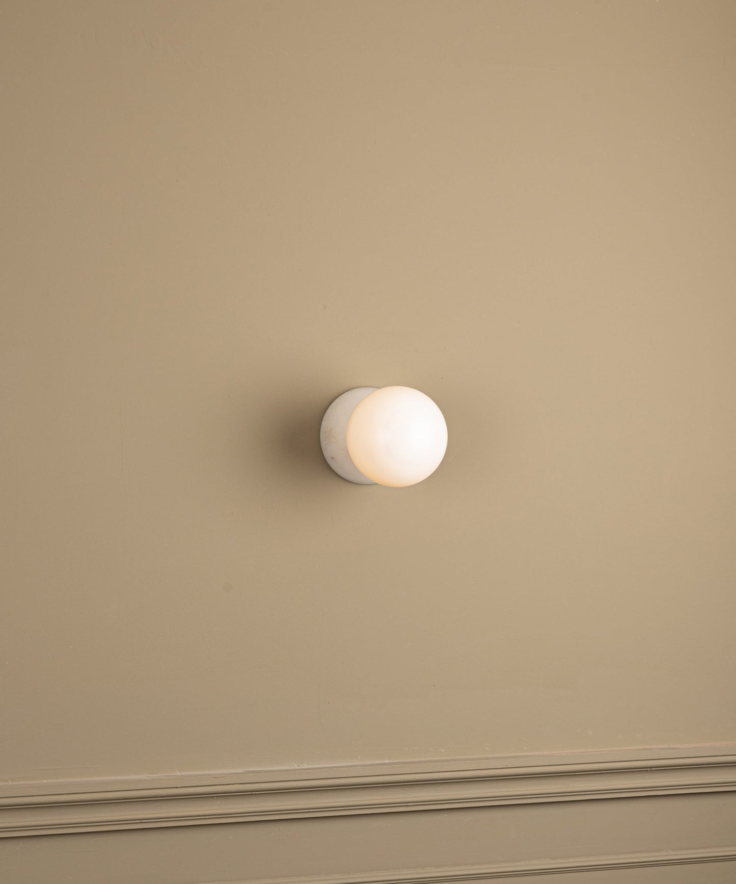 Eklipso Wall Lamp