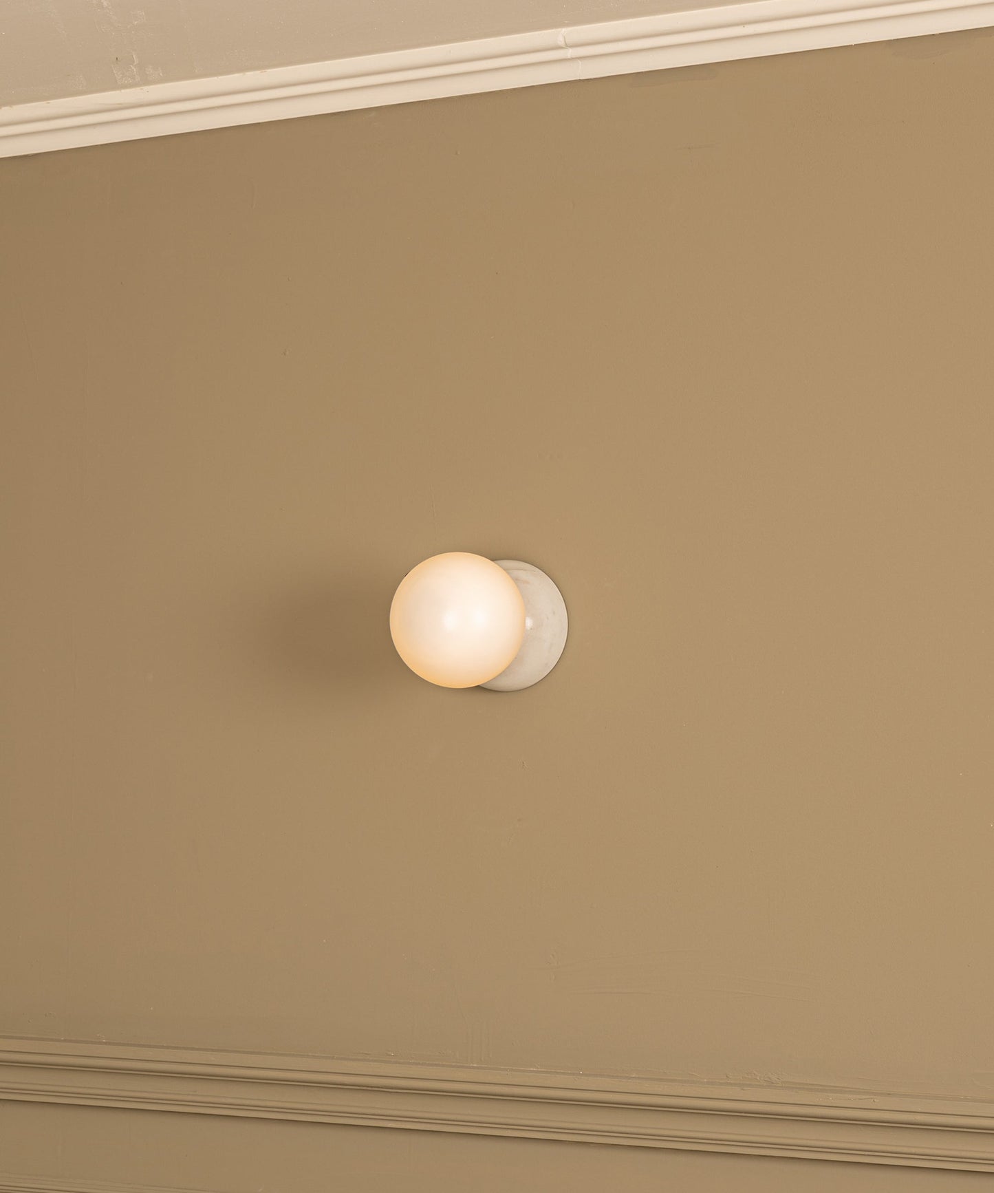 Eklipso Wall Lamp