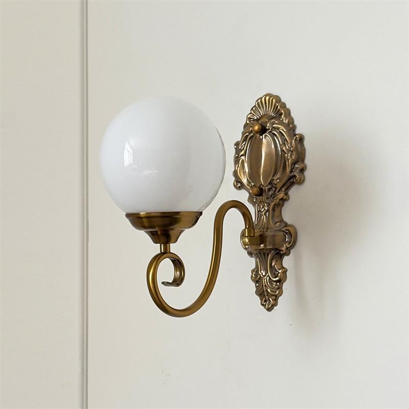 Evelyn Glass Wall Lamp