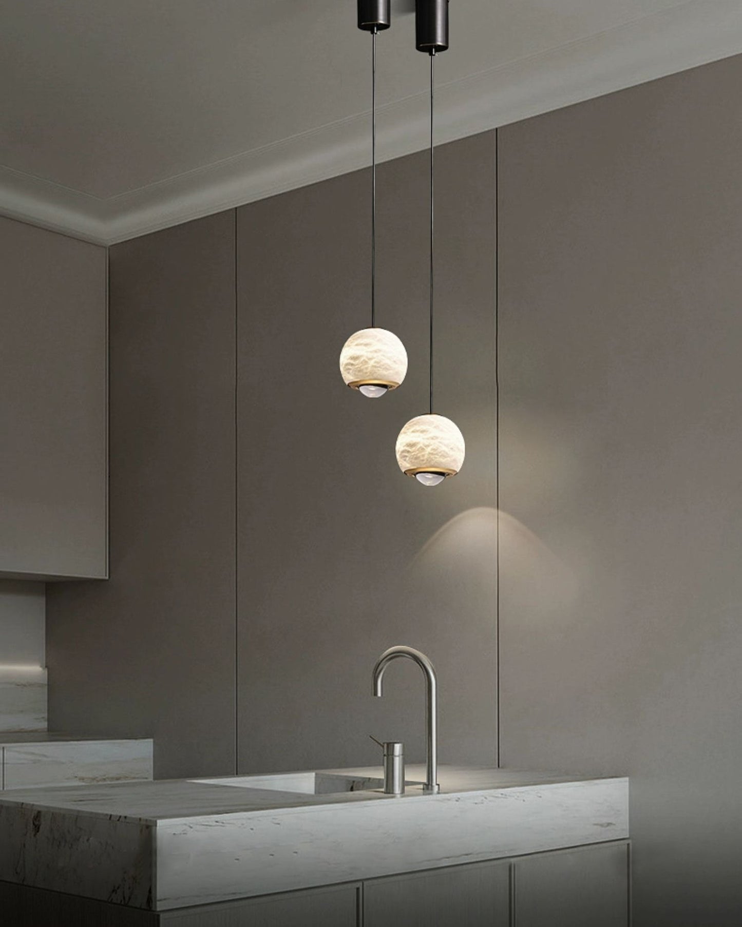 Ferox Alabaster Pendant Light
