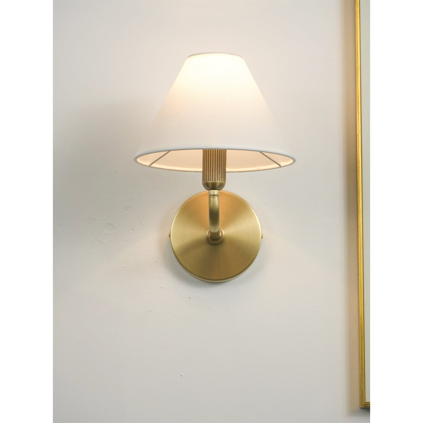 Gilda Wall Lamp