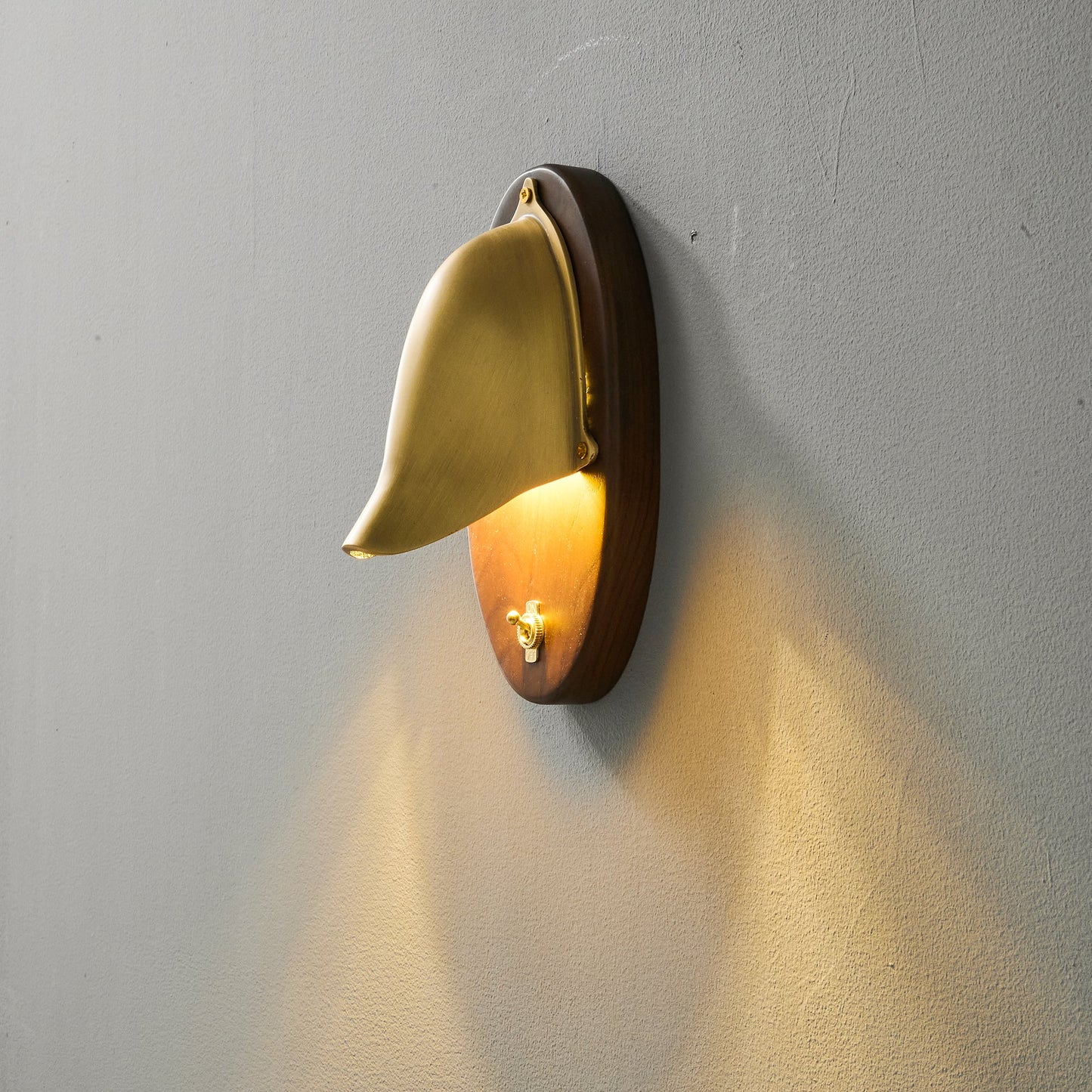 Grant Wall Lamp