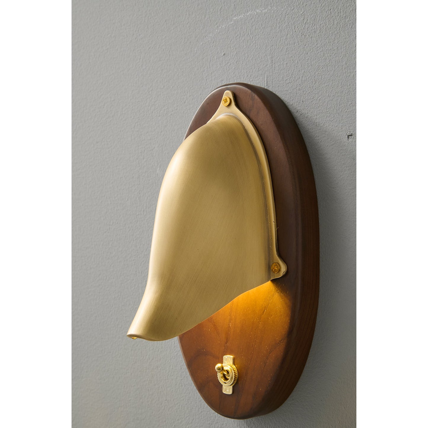 Grant Wall Lamp