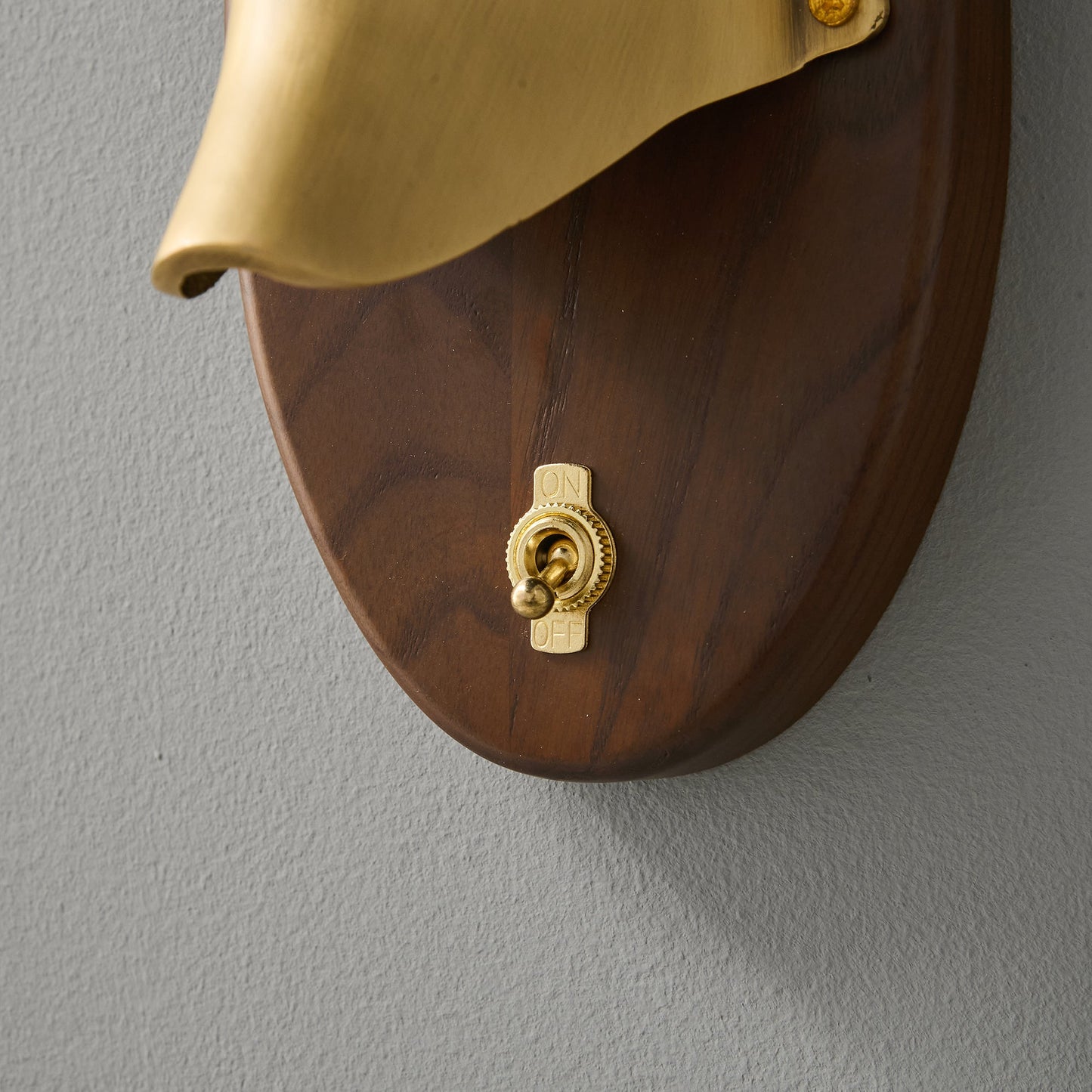 Grant Wall Lamp
