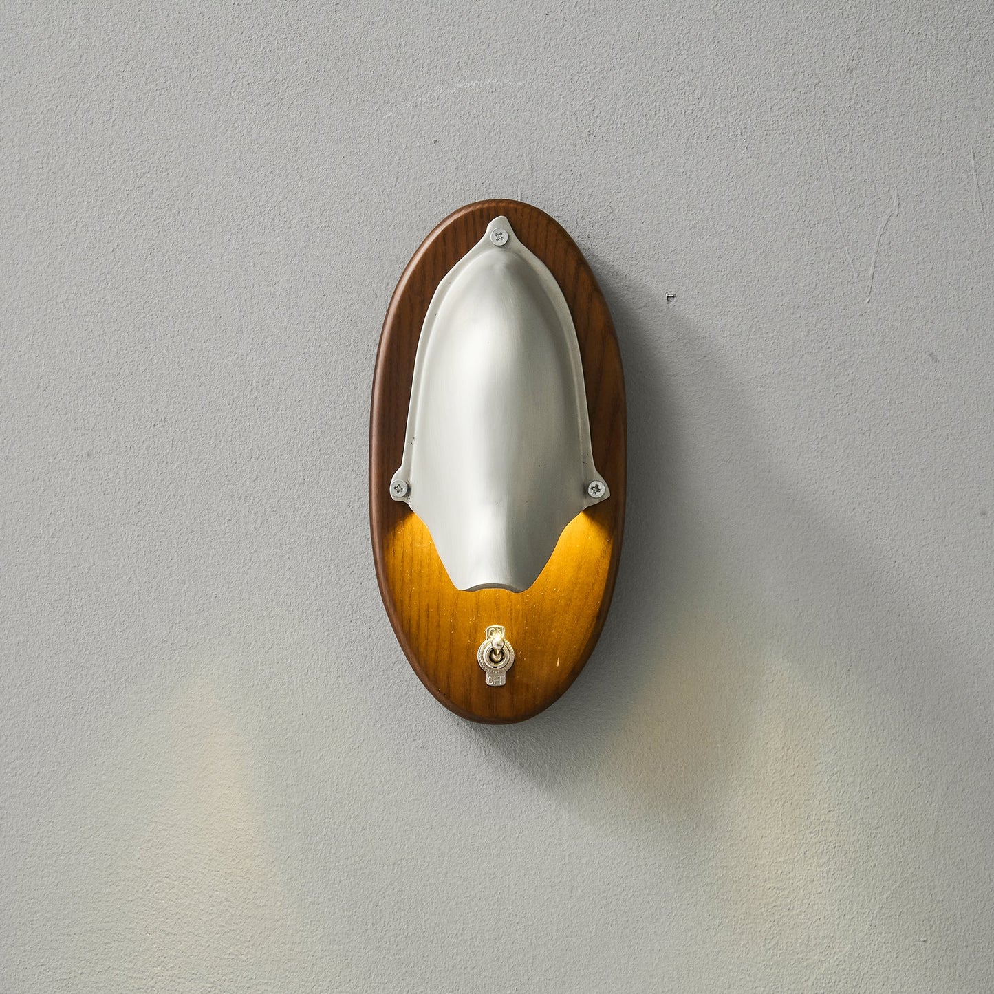 Grant Wall Lamp
